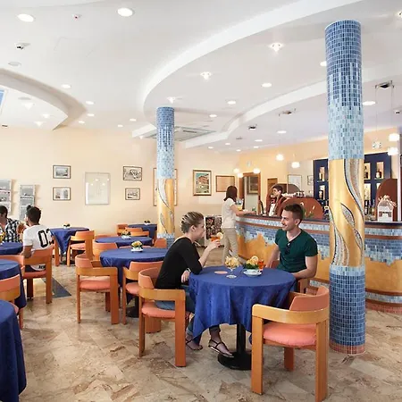 Rio Hotel